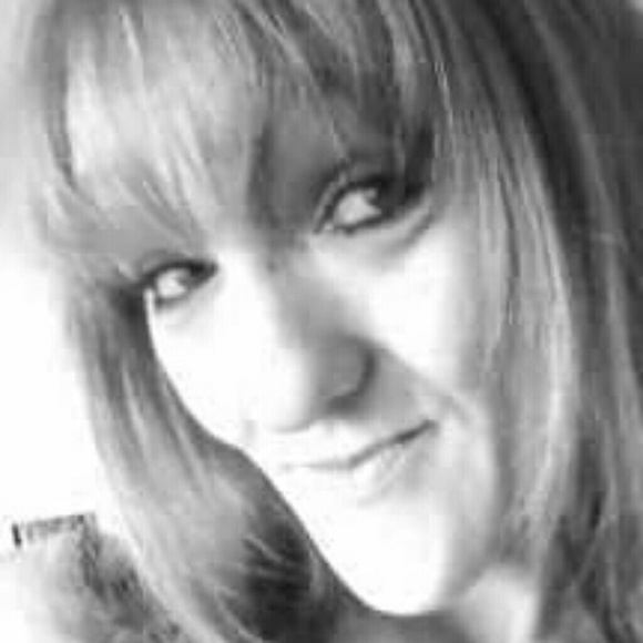 Meet your Posher, Rebecca - Picture 1 of 1